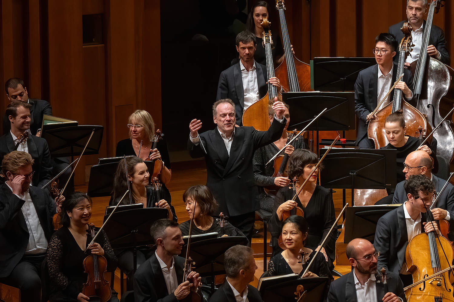 © Jeremy Xie The Orchestre de la Suisse Romande on tour at the National Center for the Performing Arts in Beijing with pianist George Li and conductor Jonathan Nott