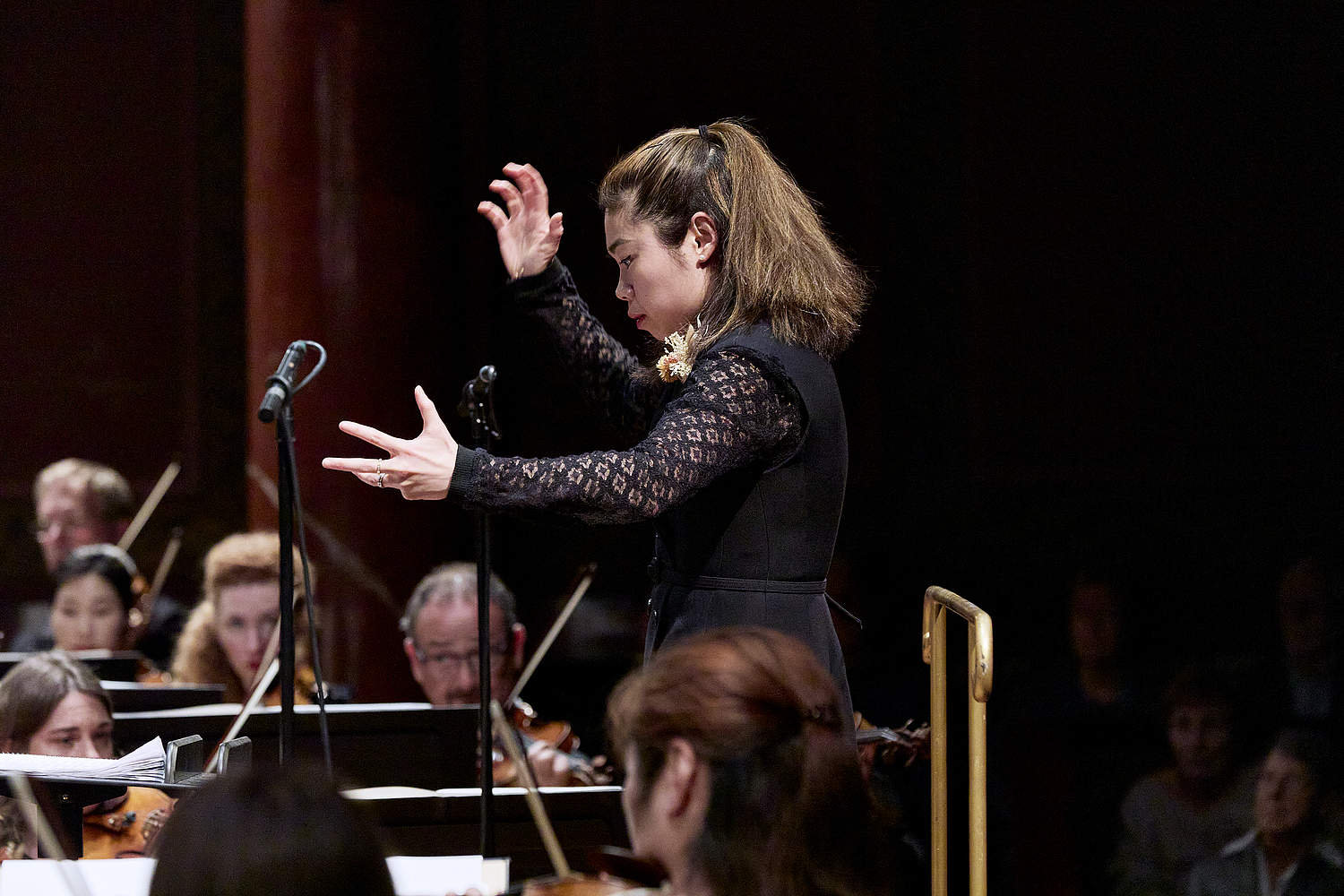 © Dougados Magali Conductor Elim Chan in concert with the Orchestre de la Suisse Romande at Geneva's Victoria Hall, performing excerpts from Prokofiev's ballet Romeo and Juliet.