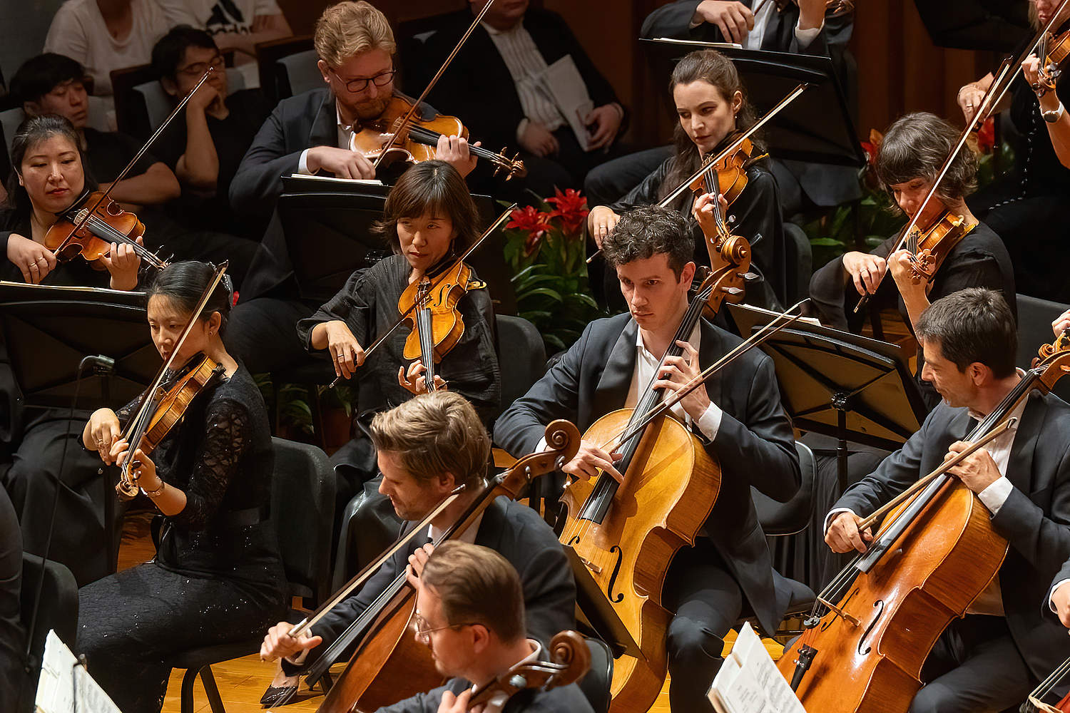 © Jeremy Xie The Orchestre de la Suisse Romande on tour at the National Center for the Performing Arts in Beijing with pianist George Li and conductor Jonathan Nott