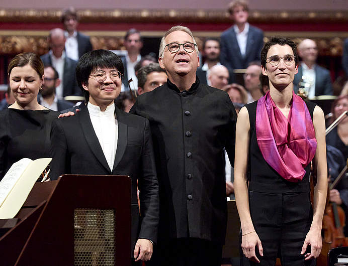 Symphonic concert of Olivier Messiaen's Turangalîla-Symphonie with conductor Bertrand de Billy, pianist Kit Armstrong and Martenot ondist Cécile Lartigau and the Orchestre de la Suisse Romande at Geneva's Victoria Hall.