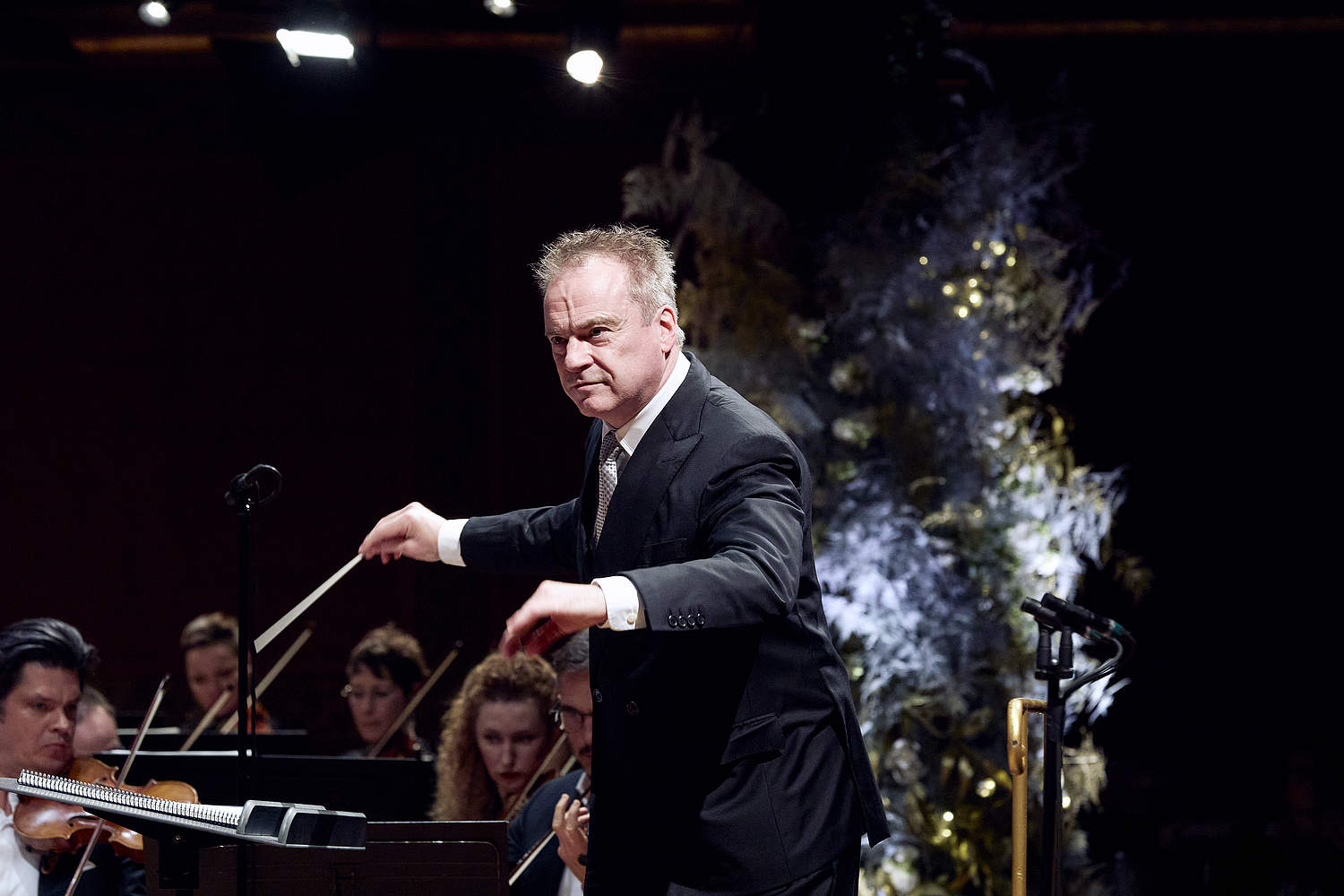 © Dougados Magali Concert de l'an des Amis de l'Orchestre de la Suisse Romande sous la direction de Jonathan Nott, directeur musical et artistique de l'OSR